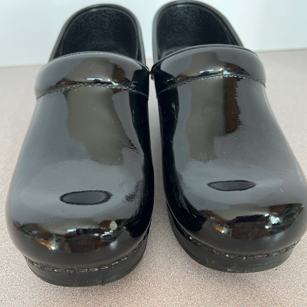Dansko Women’s Professional Clogs, Regular Width, Size 38 (US size 7.5-8) - Picture 6 of 13